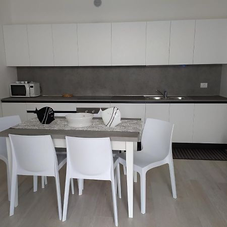 Jesolo Appartamenti F2 - Black And White Exterior photo