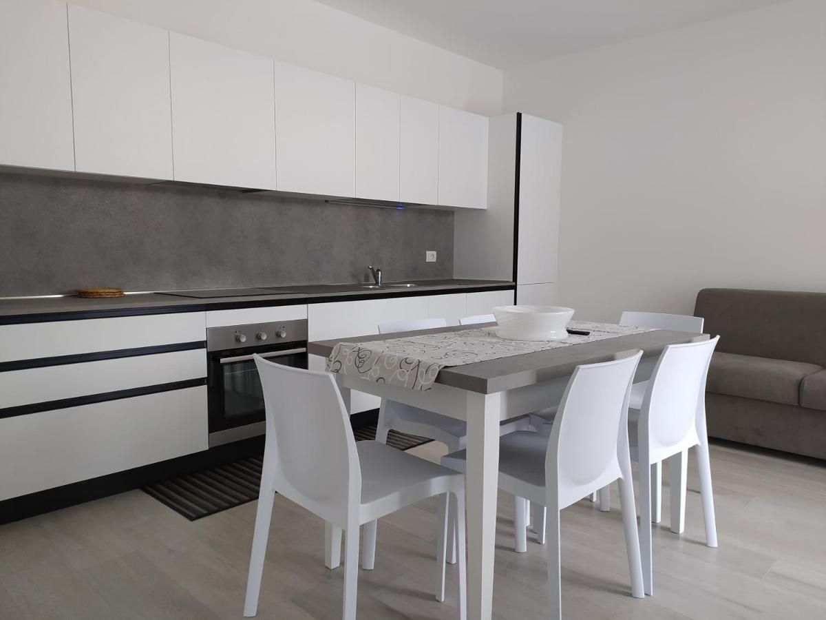 Jesolo Appartamenti F2 - Black And White Exterior photo
