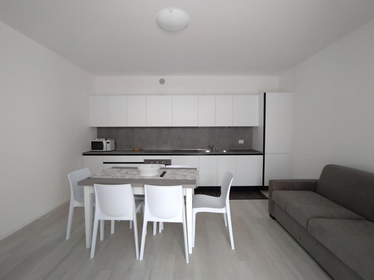 Jesolo Appartamenti F2 - Black And White Exterior photo